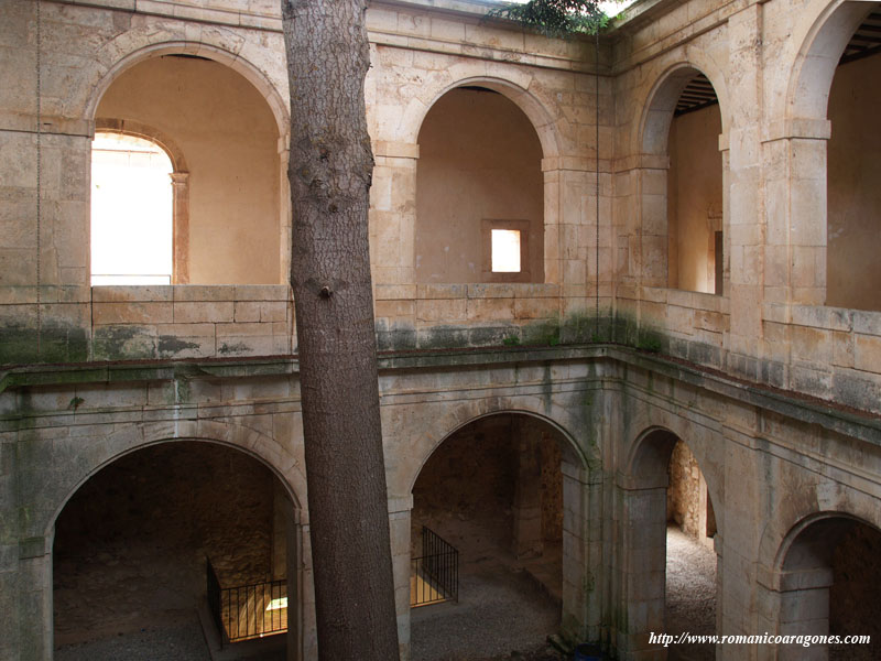 SEGUNDO CLAUSTRO